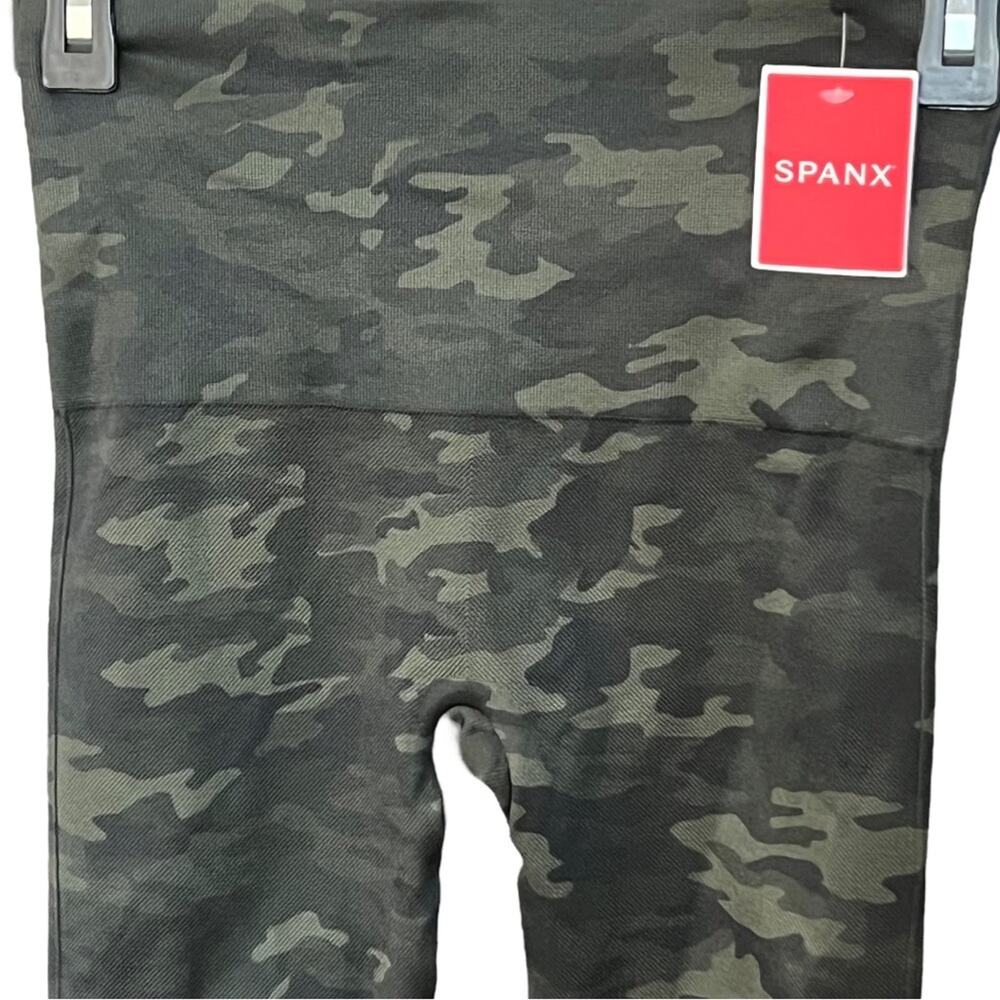 Spanx Look At Me Now Seamless Camo Leggings Size M - Picture 5 of 15